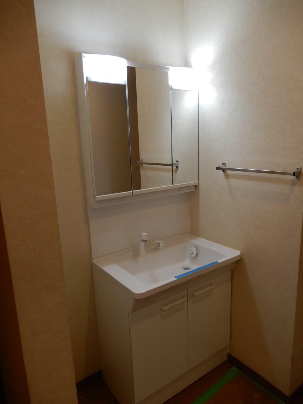 越谷　内装　リフォーム　洗面化粧台　交換