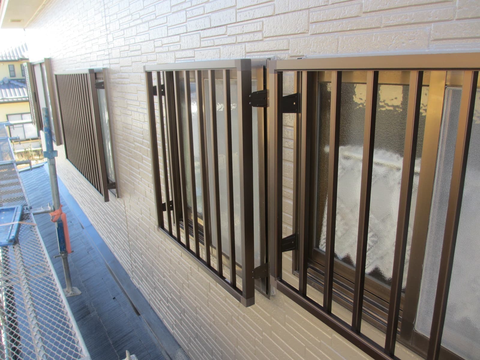 越谷　サッシ　防犯