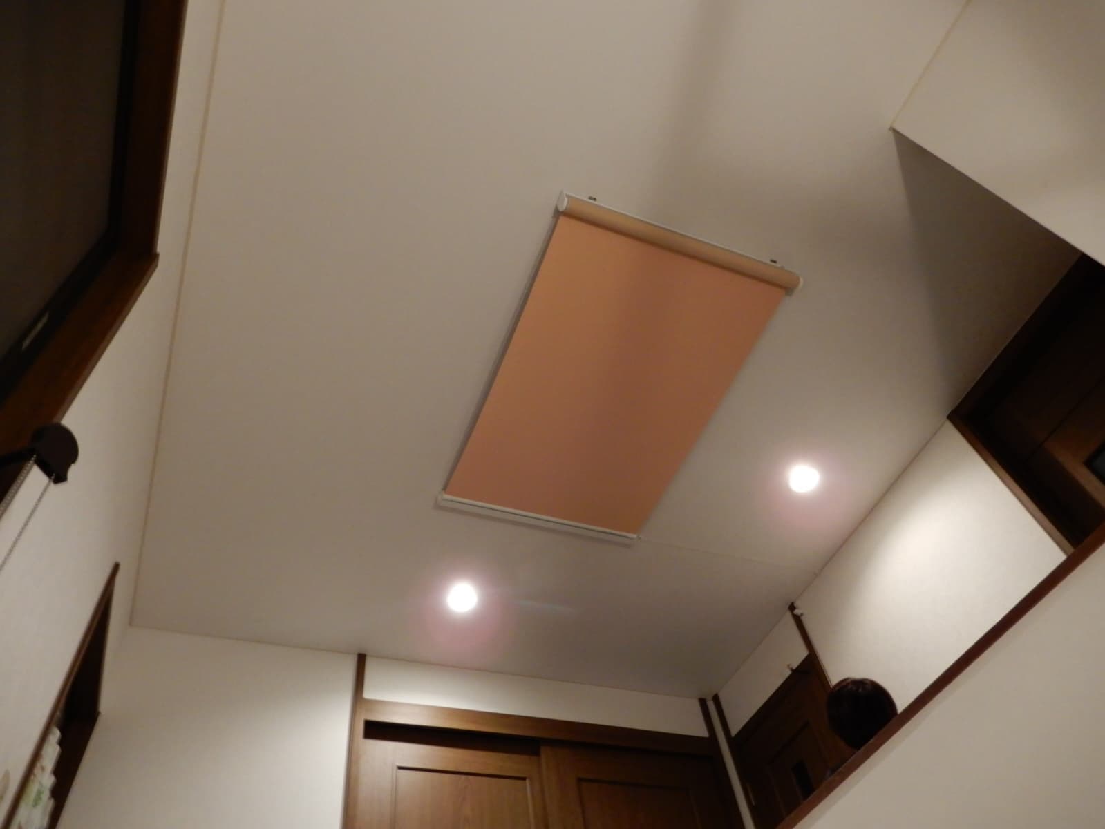 越谷市　ロールスクリーン取付