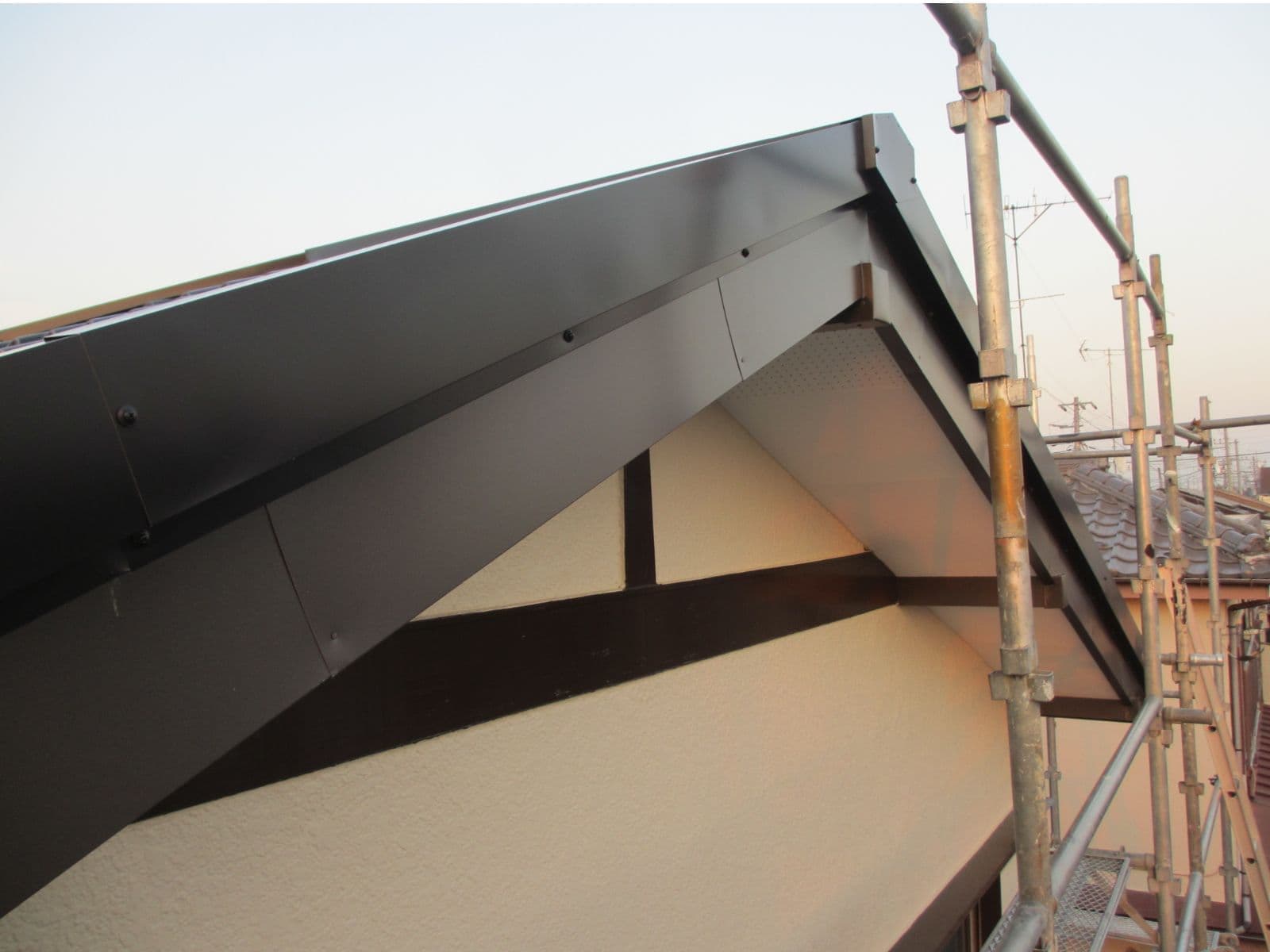 越谷　破風板　破風板金　板金巻き