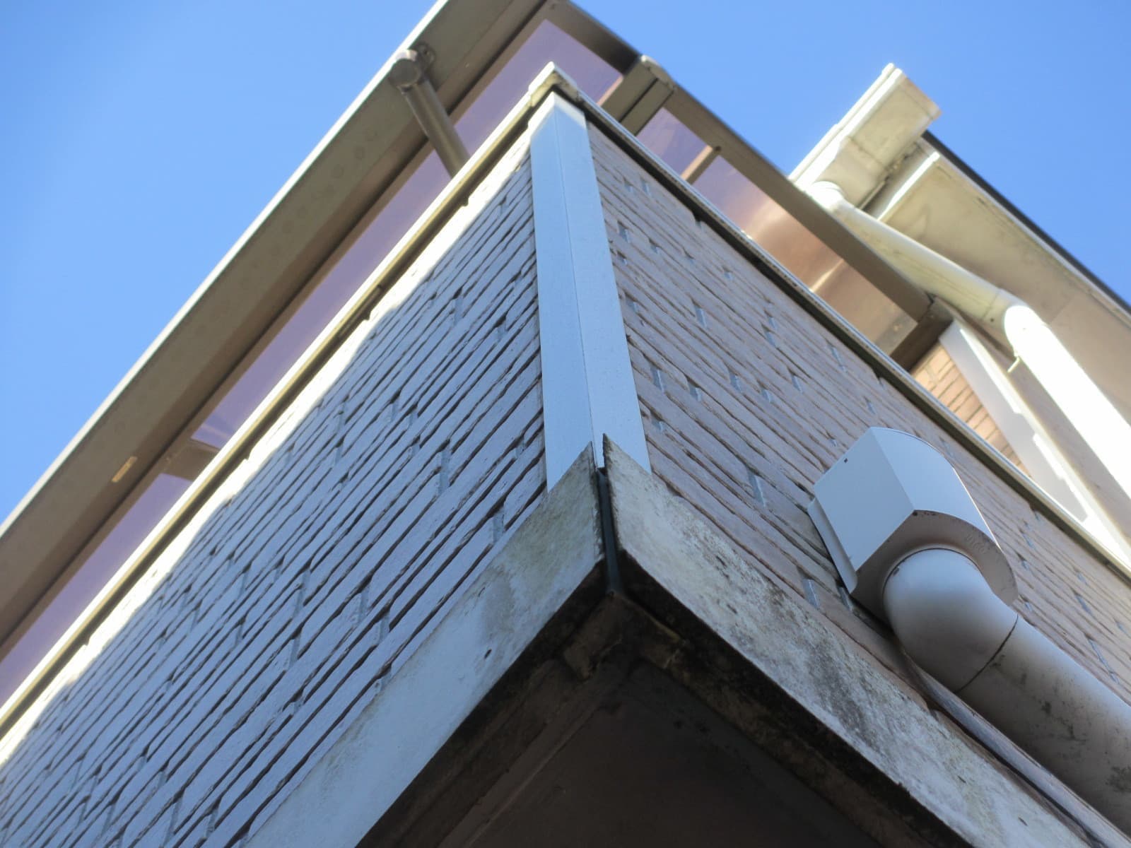 越谷　外壁工事　痛み　割れ