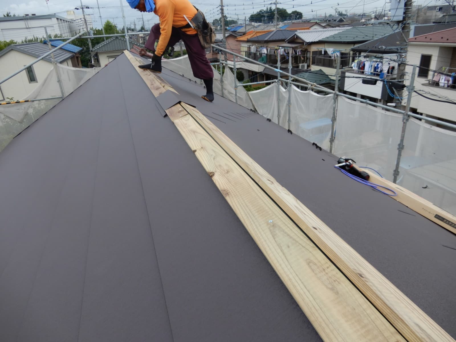 越谷　屋根　棟板金