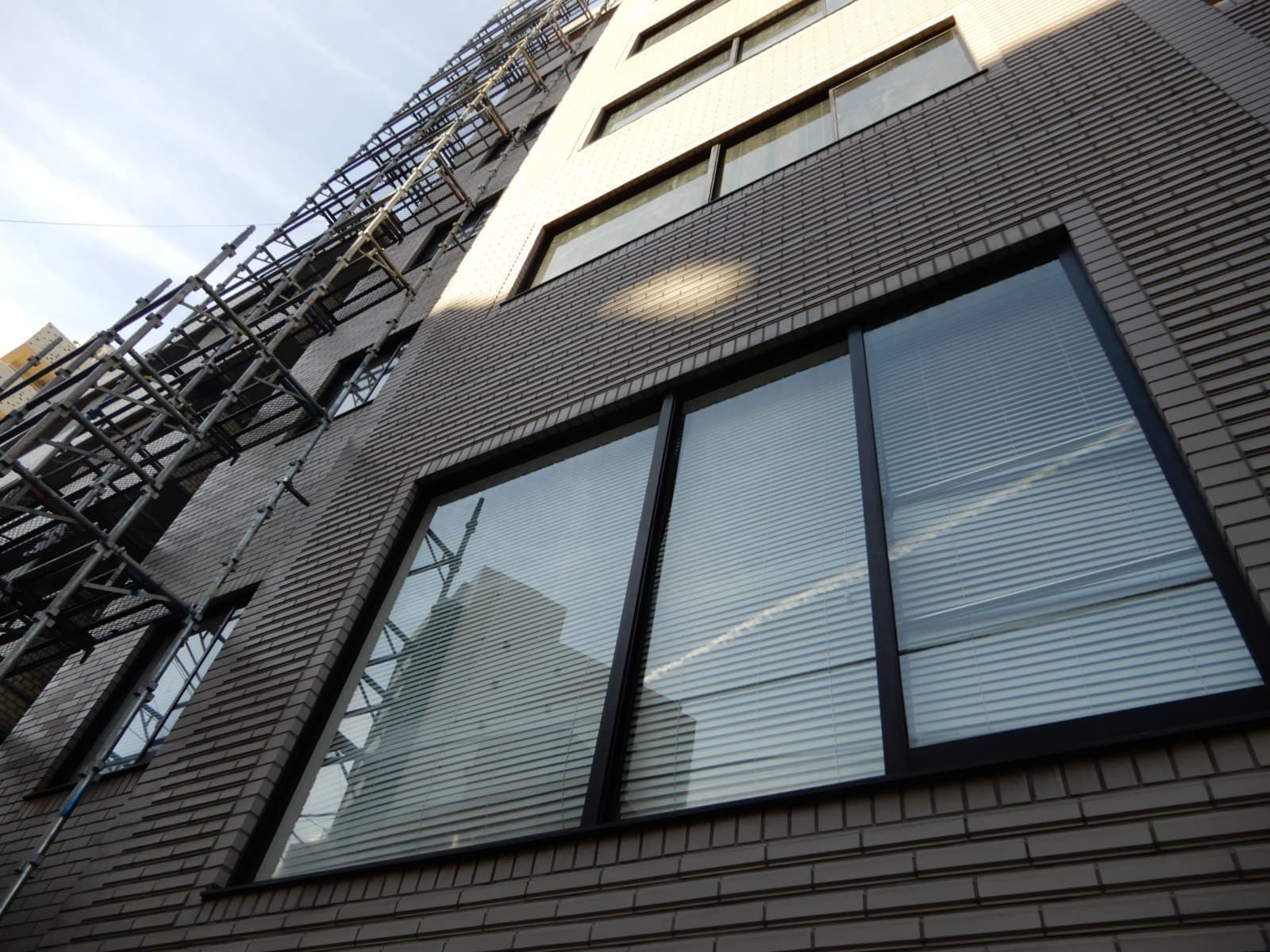 足場解体　ばらし　ビル工事