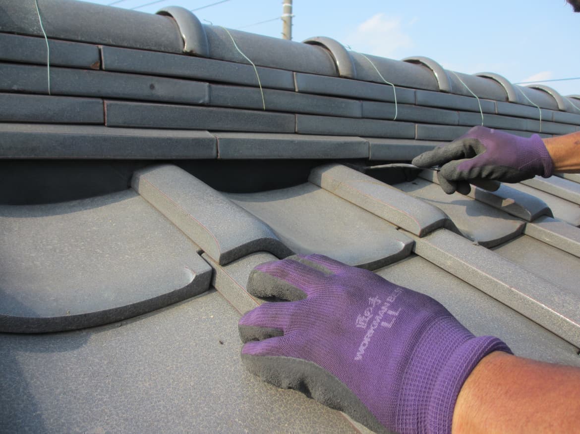 瓦　漆喰工事　鏝　みやび住宅環境　越谷